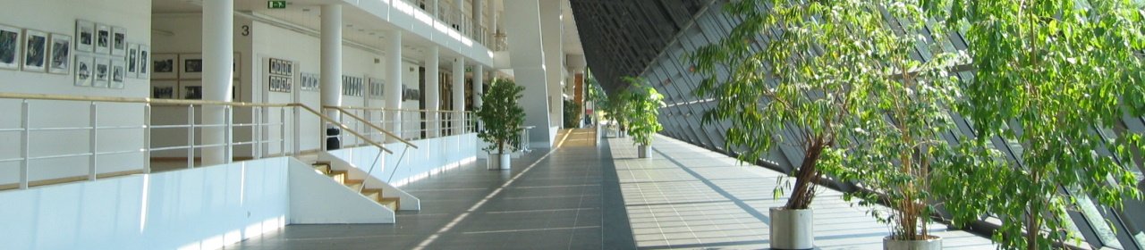 Titelbild Das Institut Ansicht Wissenschaftspark von innen