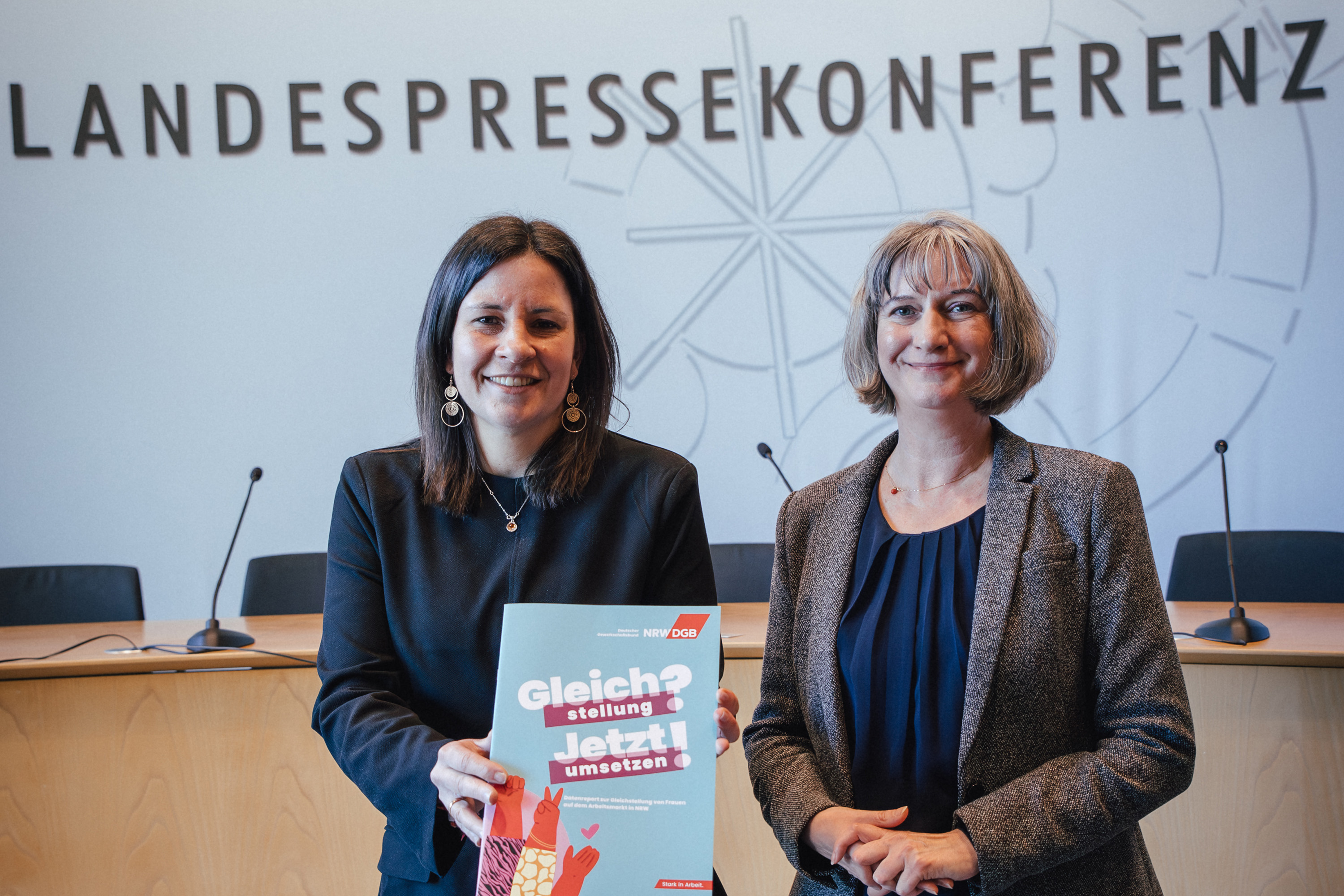 Slider Frauen auf dem Arbeitsmarkt Slide mit Slider Frauen auf dem Arbeitsmarkt