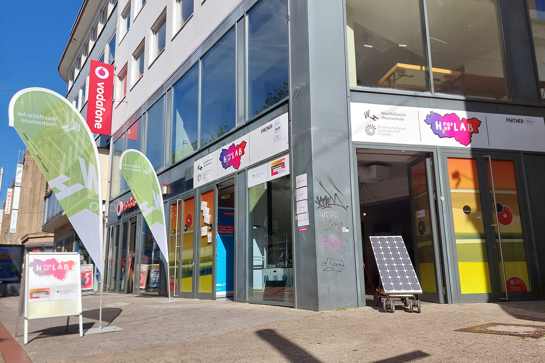 H2PopUpLab Außenansicht © IAT Slide mit H2PopUpLab Außenansicht © IAT