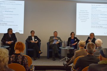 Podiumsdiskussion auf der Veranstaltung zur Verabschiedung von Prof. Dr. Josef Hilbert