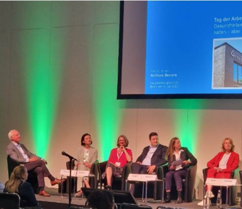 HSK1 Bild von einer Disskussion beim Hauptstadtkongress